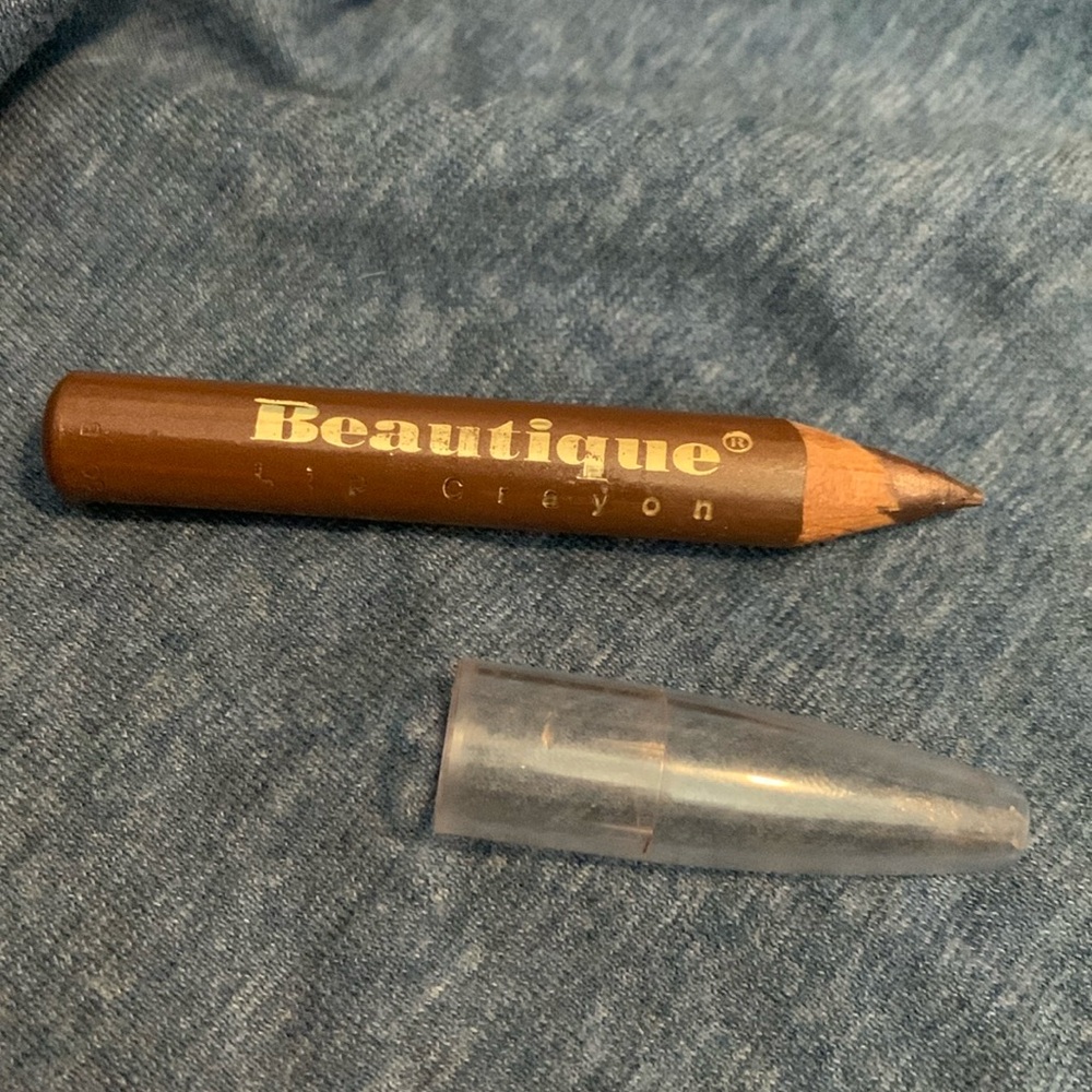 Brown Beautique lip crayon